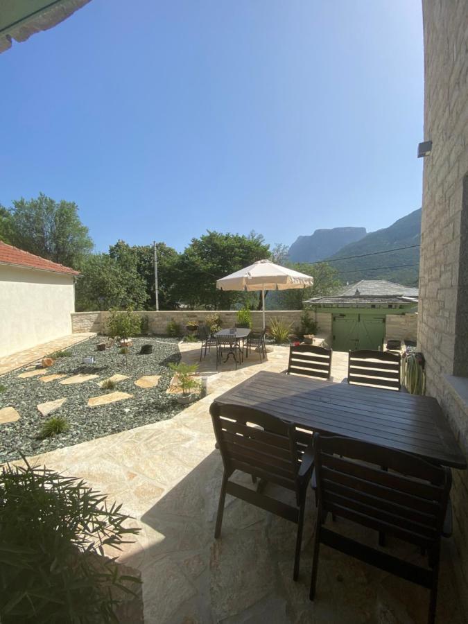 Aristi Boutique Stonehouse With Attic Apartment Exterior photo