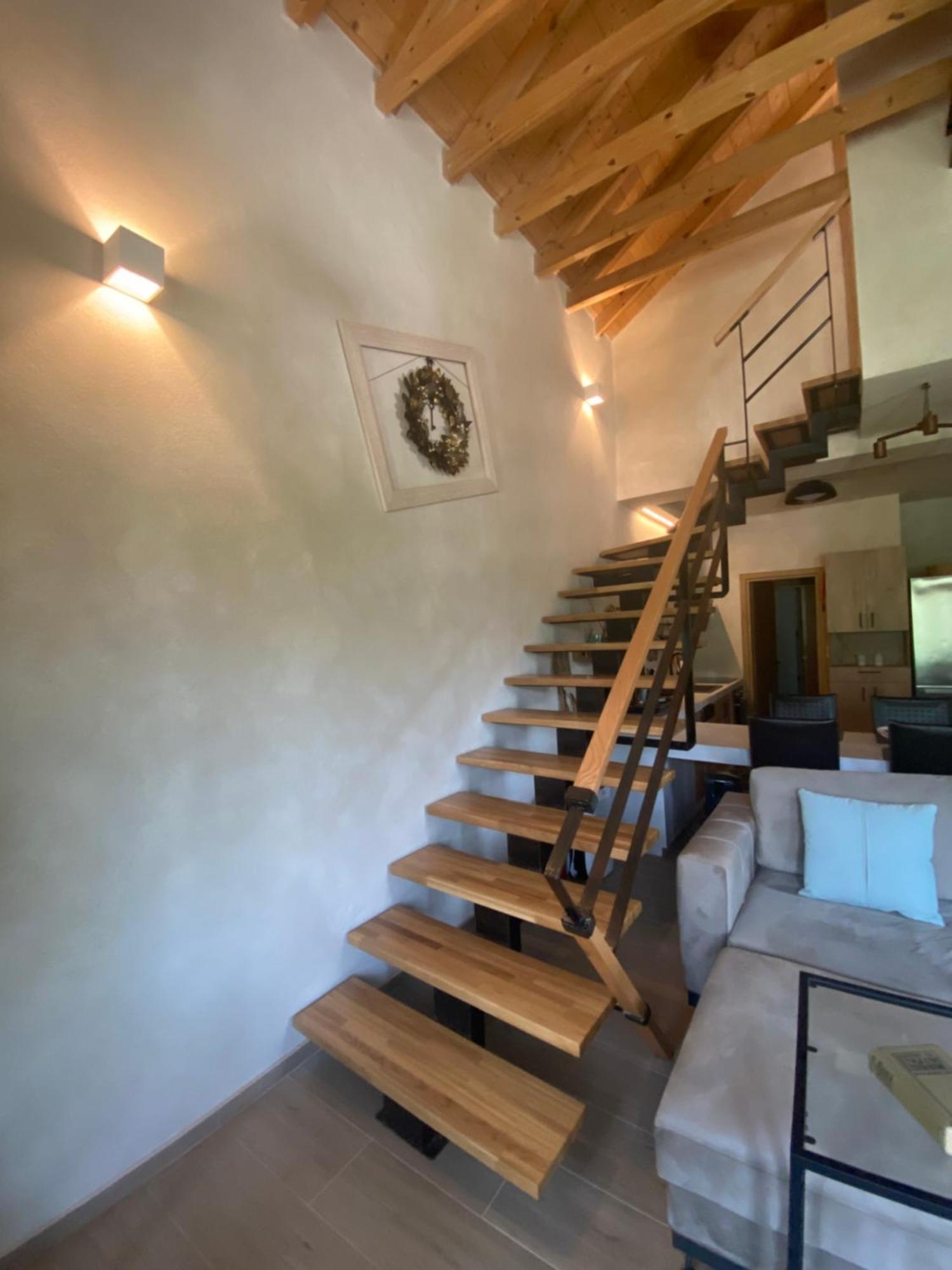 Aristi Boutique Stonehouse With Attic Apartment Exterior photo