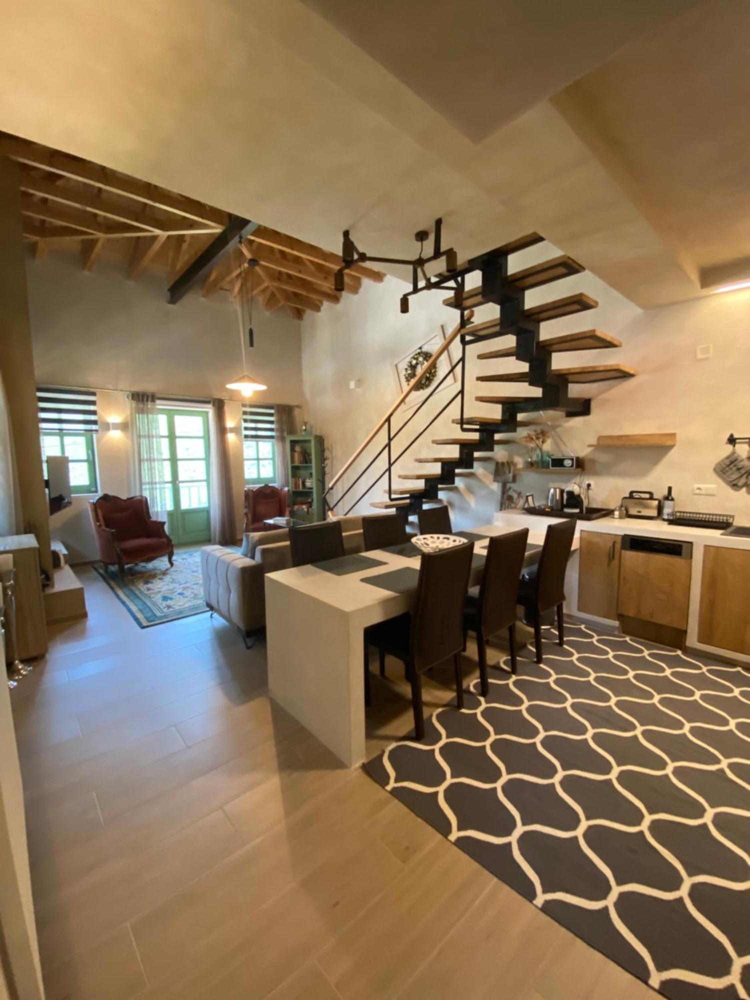 Aristi Boutique Stonehouse With Attic Apartment Exterior photo