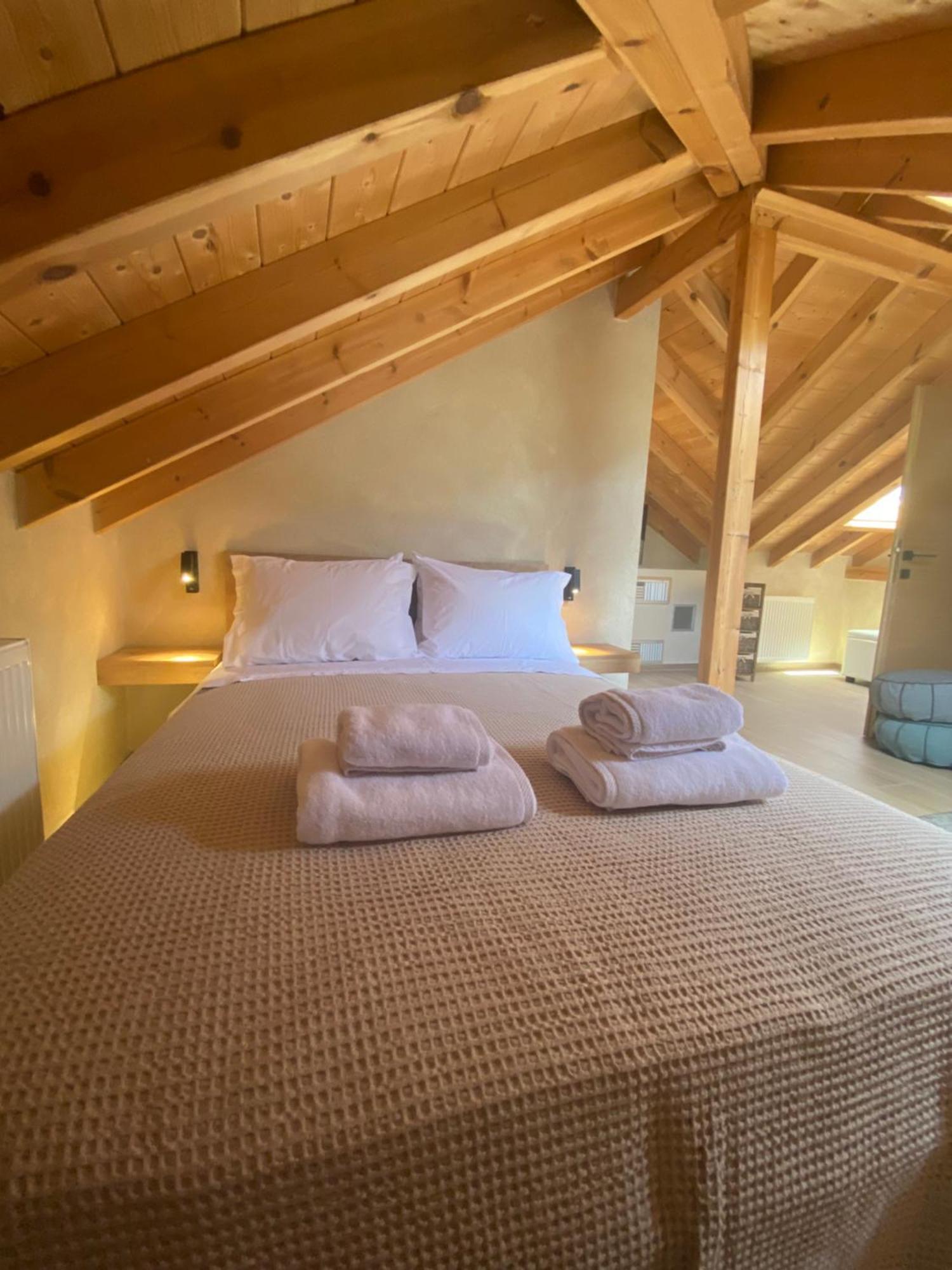Aristi Boutique Stonehouse With Attic Apartment Exterior photo