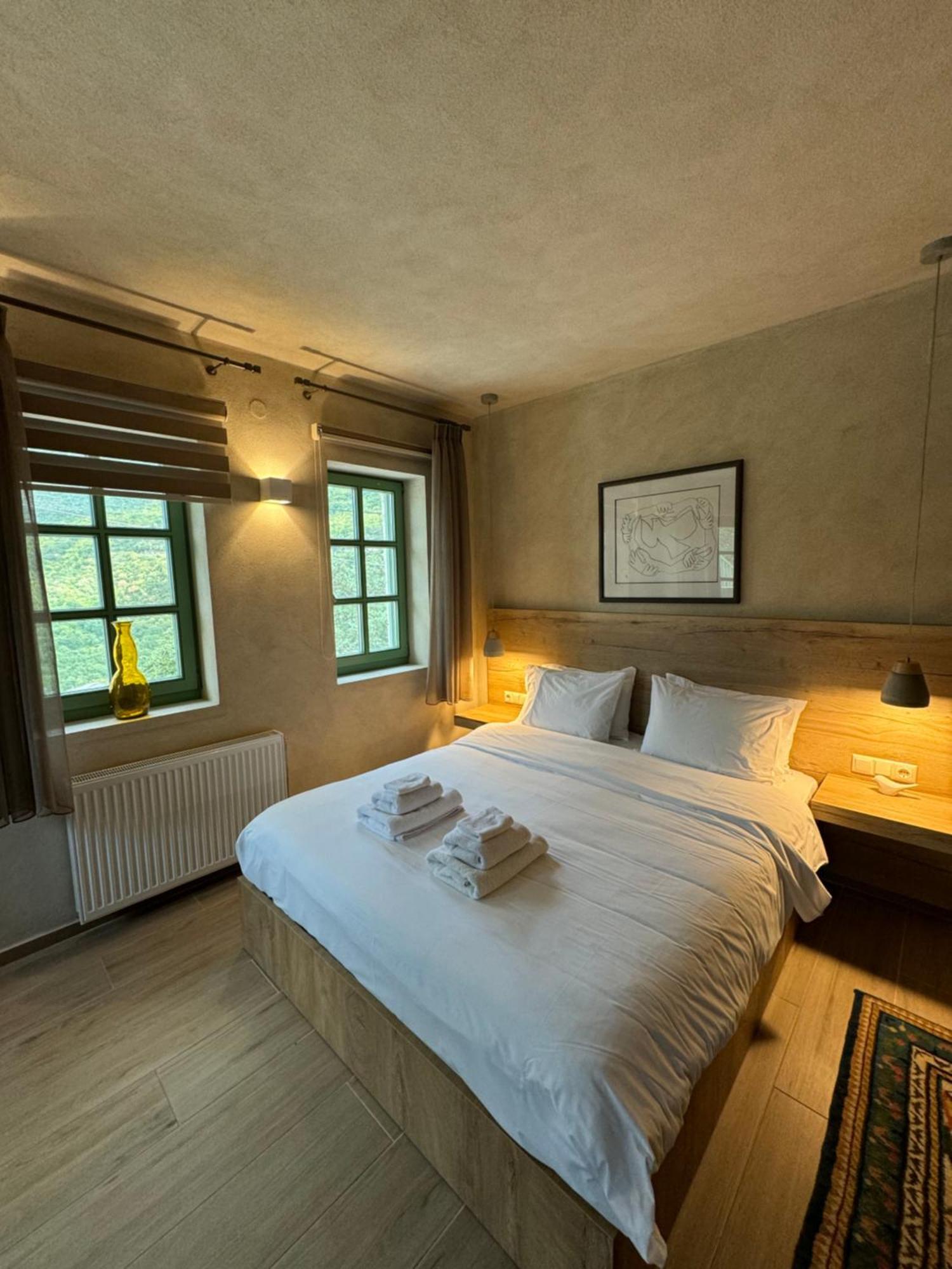 Aristi Boutique Stonehouse With Attic Apartment Exterior photo