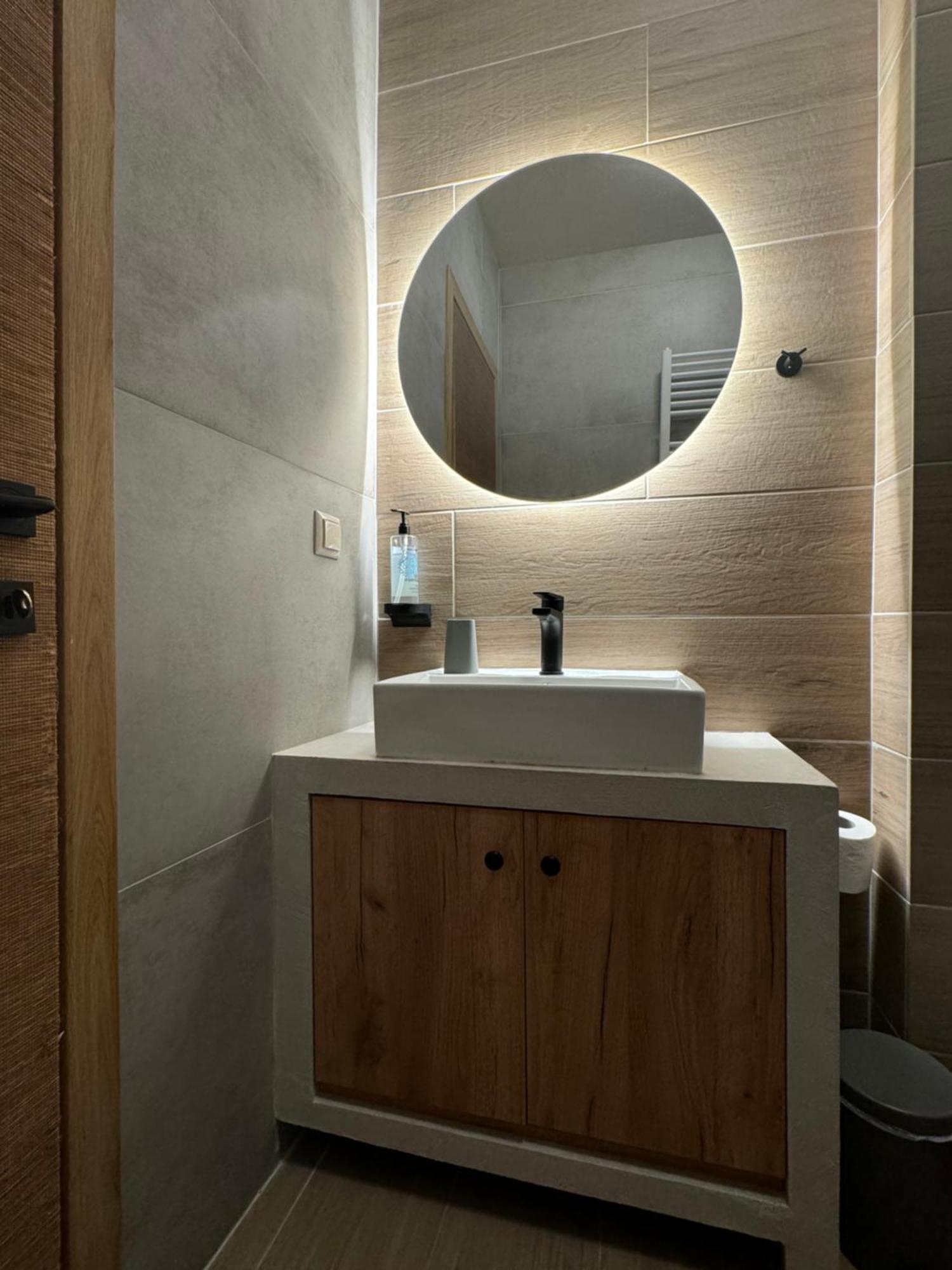Aristi Boutique Stonehouse With Attic Apartment Exterior photo